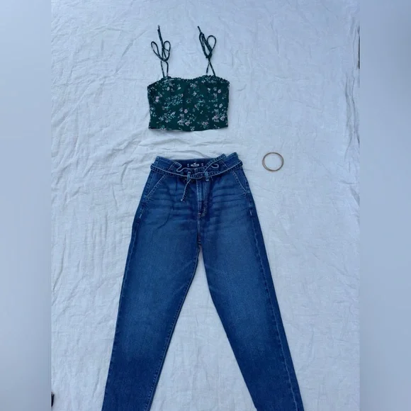 Hollister Ultra High Rise Mom Jeans Size 27 - Picture 7 of 8